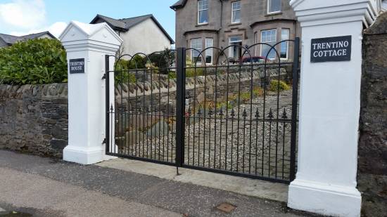 Victorian Style driveway gates