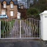 Clasic Ronde Style driveway Gates
